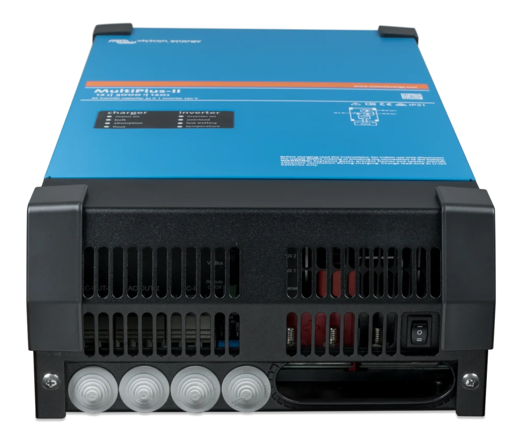 Parte inferior del inversor cargador Victron MultiPlus-II 12/3000/120-32 230 V